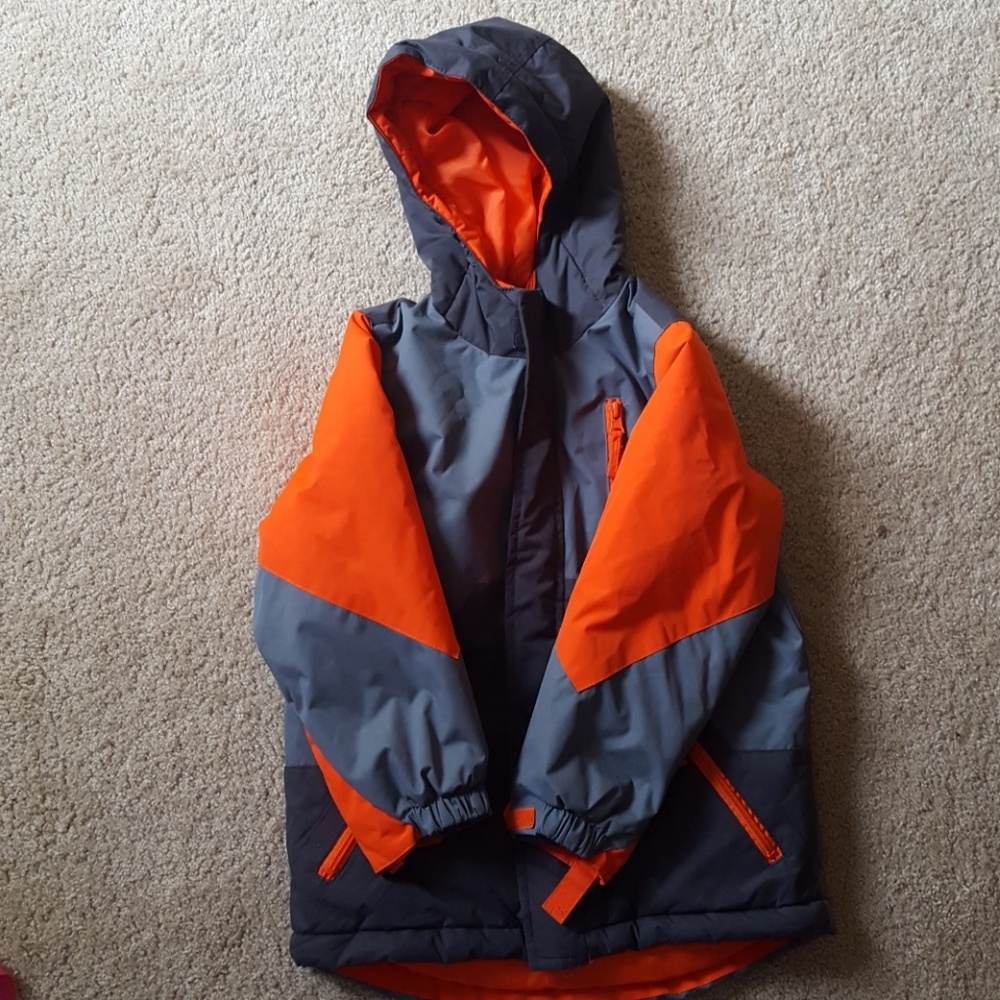 Size 5/6 Boys hooded winter coat